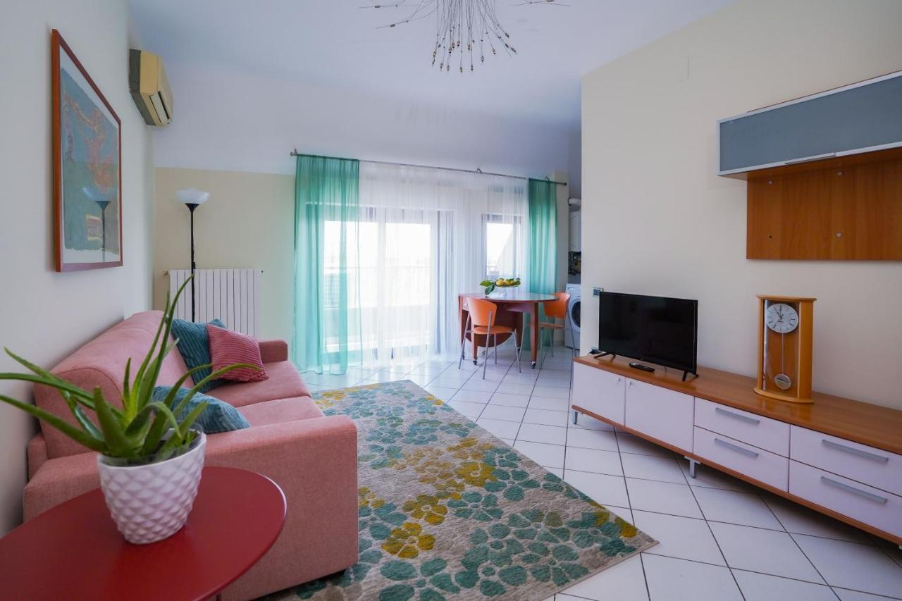 La Casa Di Azzurra Centro Citta Appartamento Fino A 4 Posti Letto E 2 Bagni Foggia Kültér fotó