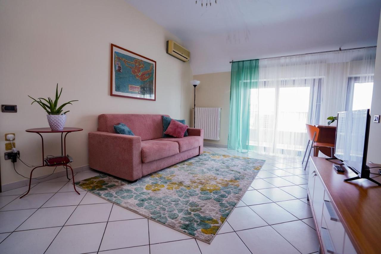 La Casa Di Azzurra Centro Citta Appartamento Fino A 4 Posti Letto E 2 Bagni Foggia Kültér fotó