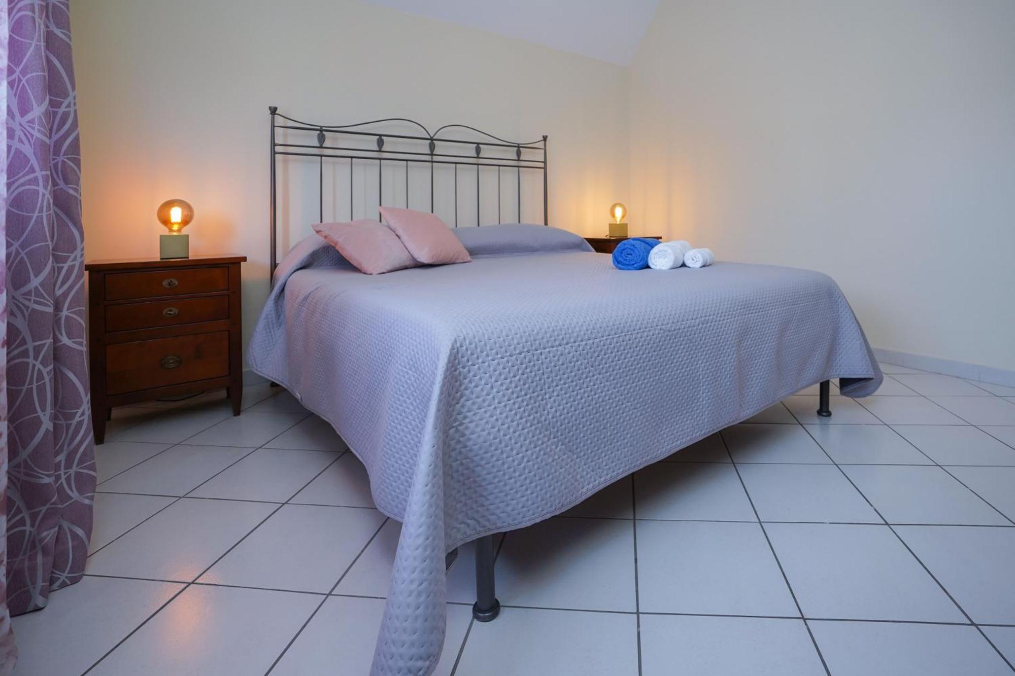 La Casa Di Azzurra Centro Citta Appartamento Fino A 4 Posti Letto E 2 Bagni Foggia Kültér fotó