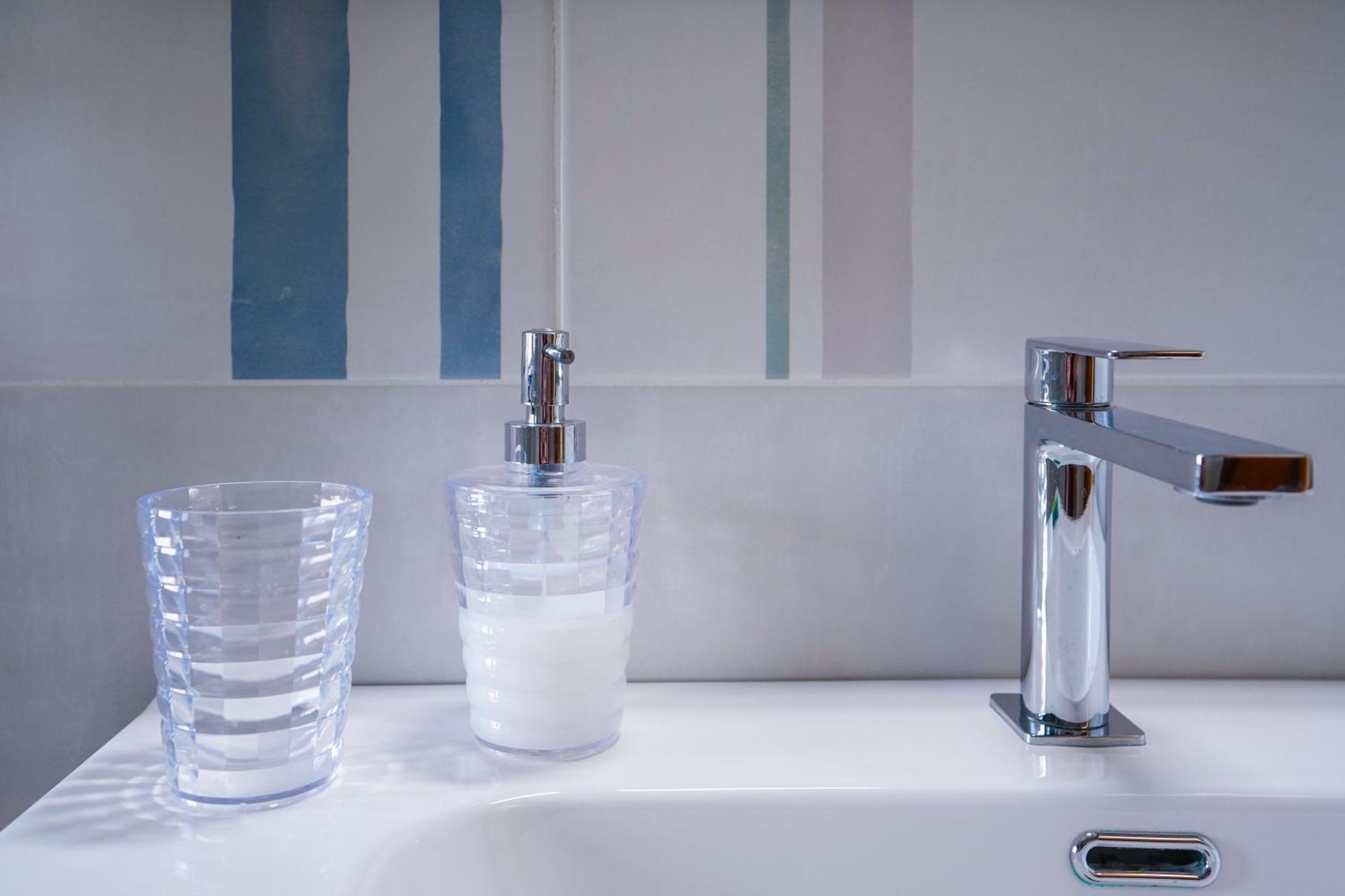 La Casa Di Azzurra Centro Citta Appartamento Fino A 4 Posti Letto E 2 Bagni Foggia Kültér fotó