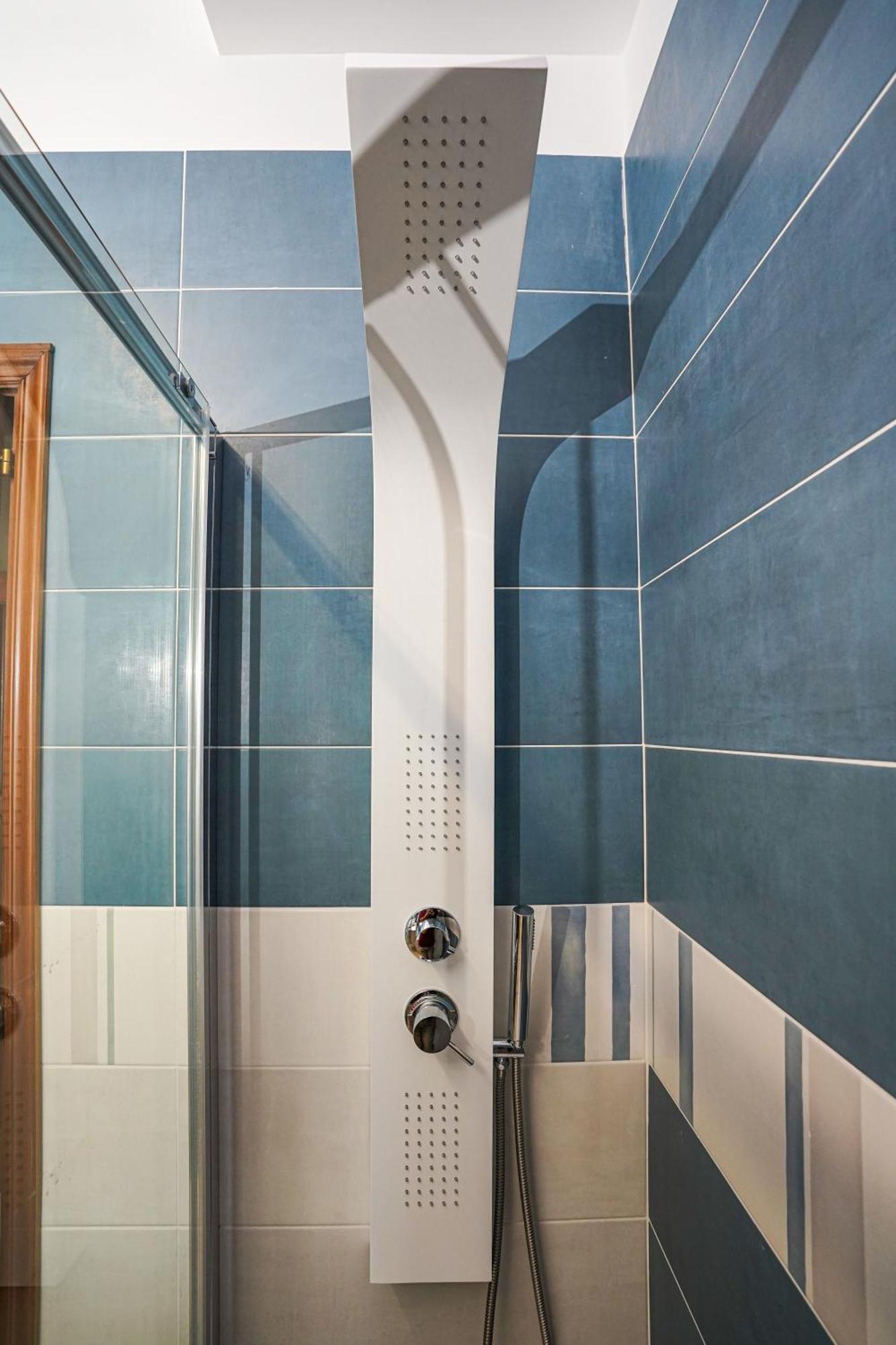 La Casa Di Azzurra Centro Citta Appartamento Fino A 4 Posti Letto E 2 Bagni Foggia Kültér fotó